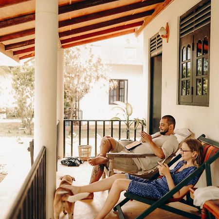 Beach Lagoon Guesthouse แทนกาลเล ภายนอก รูปภาพ