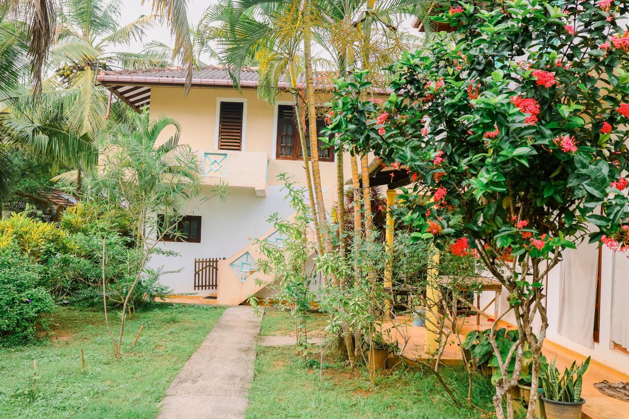 Beach Lagoon Guesthouse แทนกาลเล ภายนอก รูปภาพ