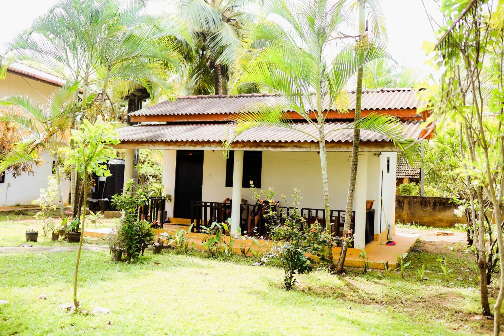 Beach Lagoon Guesthouse แทนกาลเล ภายนอก รูปภาพ