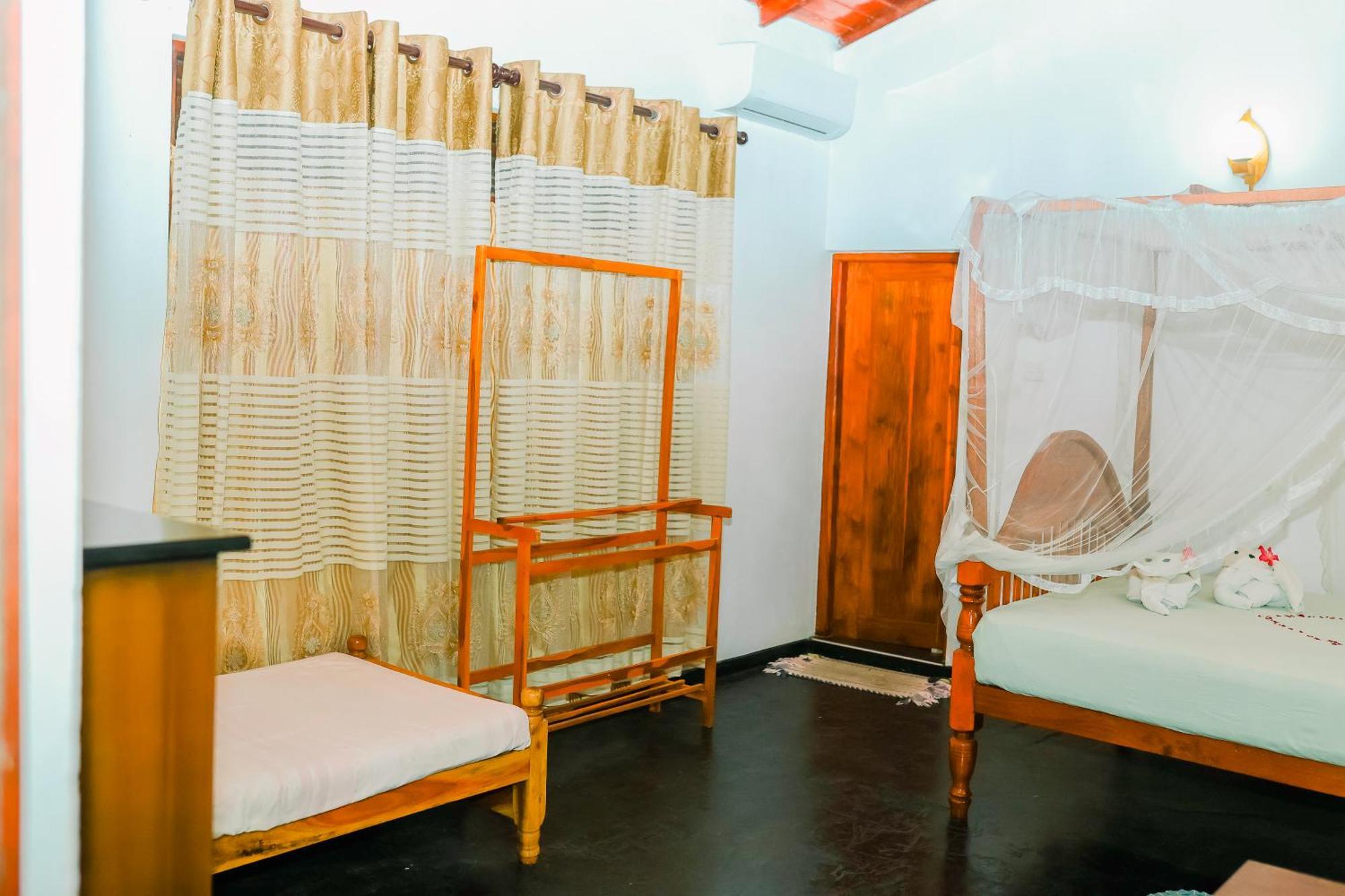 Beach Lagoon Guesthouse แทนกาลเล ภายนอก รูปภาพ