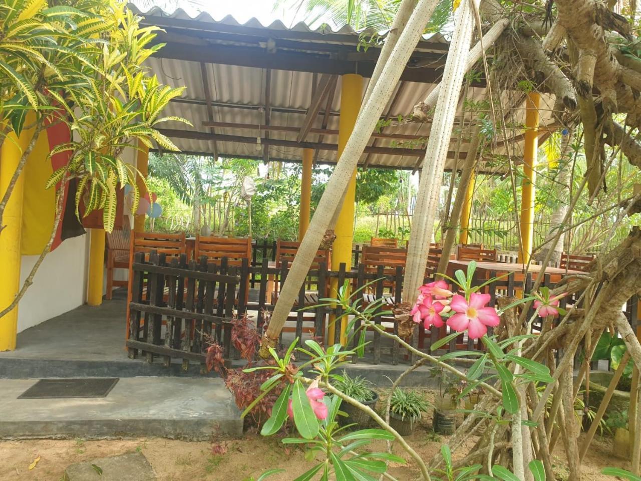 Beach Lagoon Guesthouse แทนกาลเล ภายนอก รูปภาพ