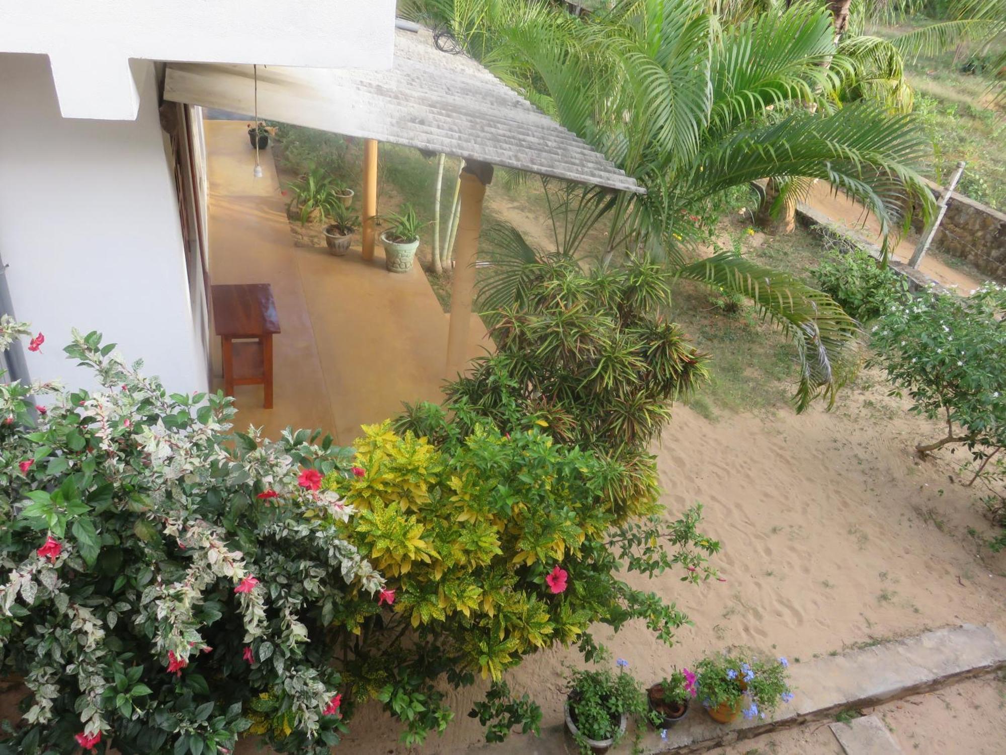 Beach Lagoon Guesthouse แทนกาลเล ภายนอก รูปภาพ