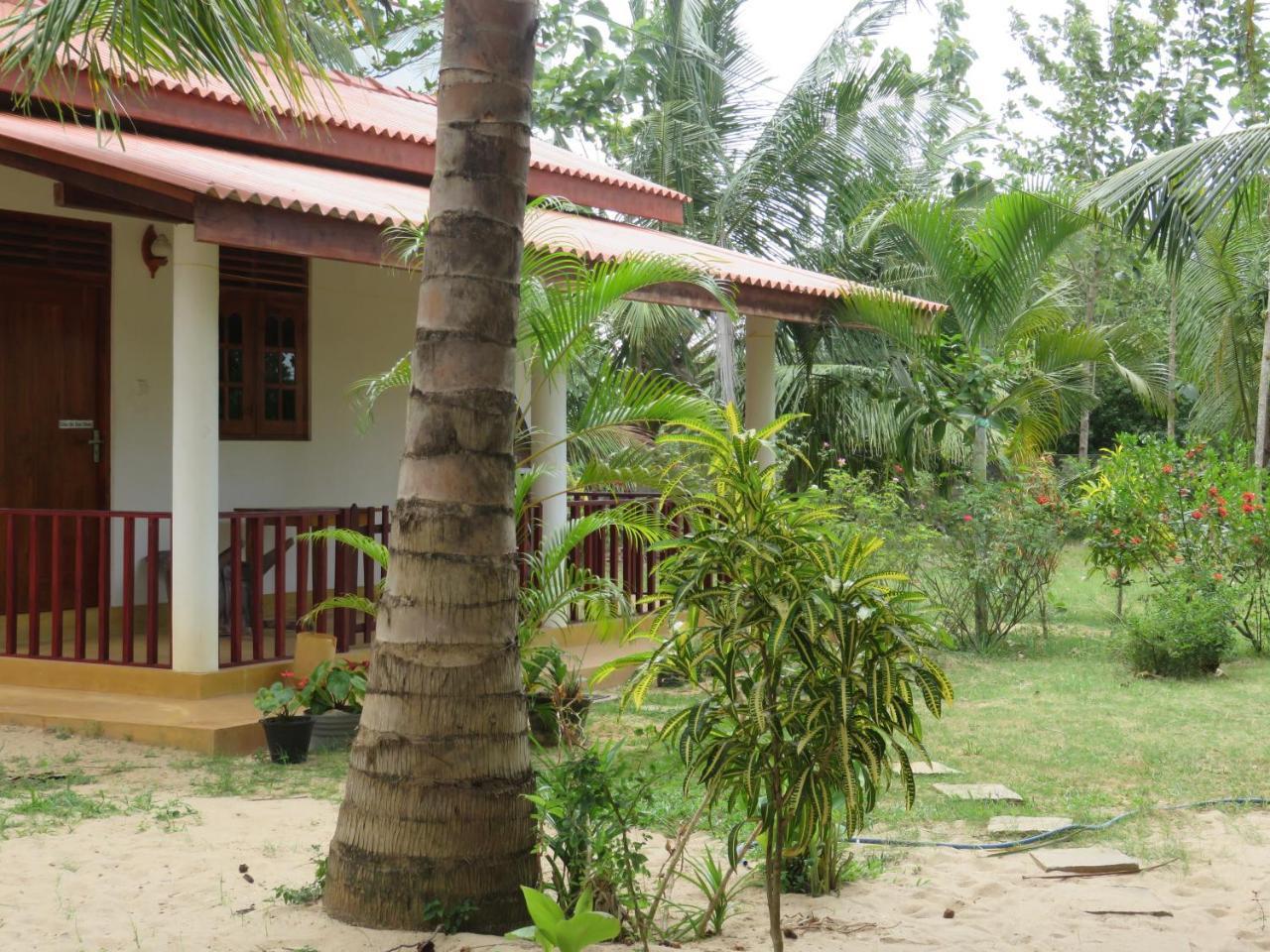 Beach Lagoon Guesthouse แทนกาลเล ภายนอก รูปภาพ