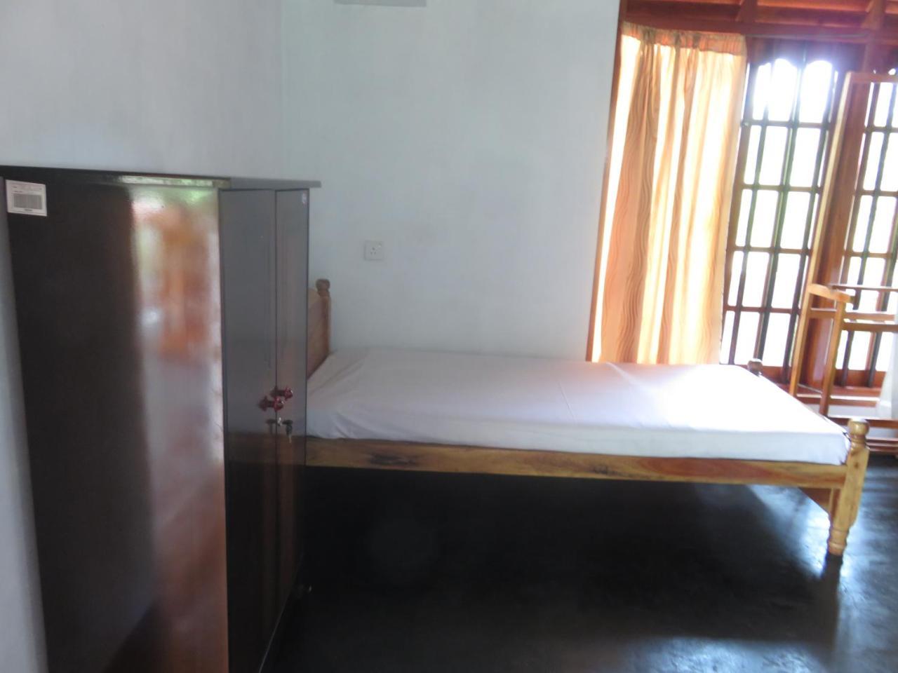 Beach Lagoon Guesthouse แทนกาลเล ภายนอก รูปภาพ