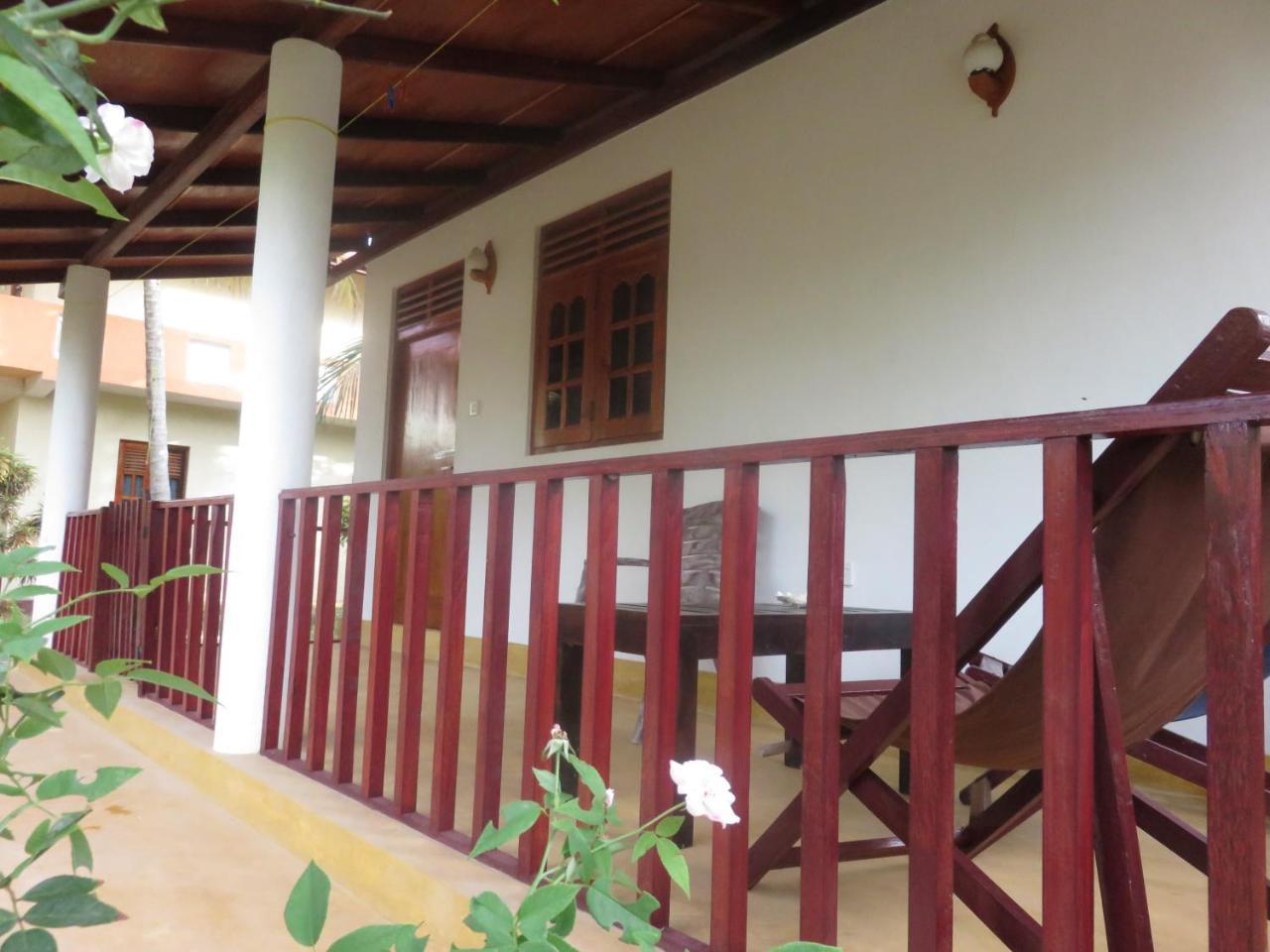 Beach Lagoon Guesthouse แทนกาลเล ภายนอก รูปภาพ