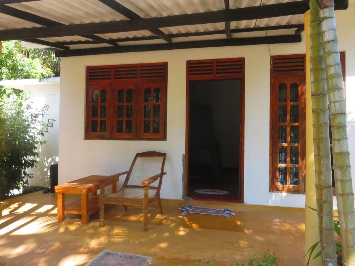 Beach Lagoon Guesthouse แทนกาลเล ภายนอก รูปภาพ